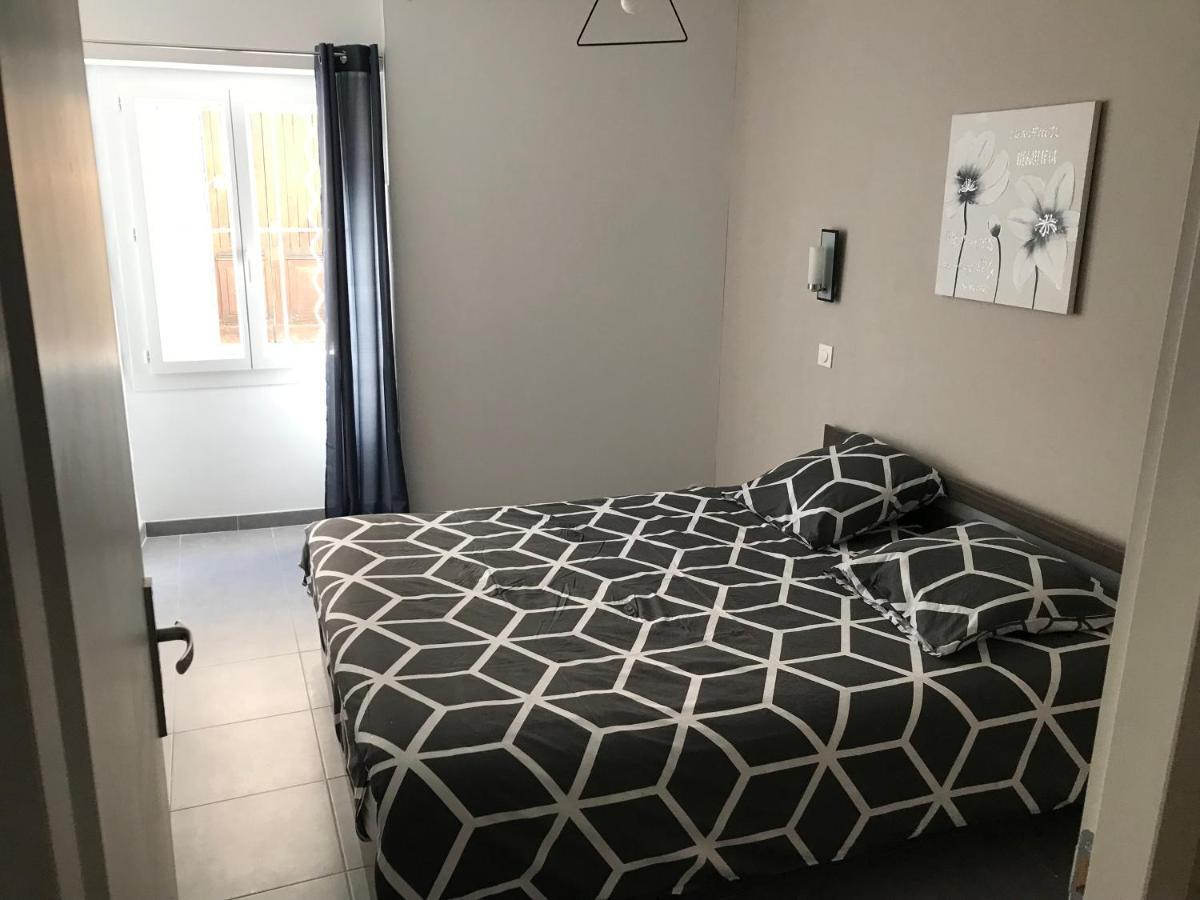Le Benedictins Apartment Nimes Bagian luar foto