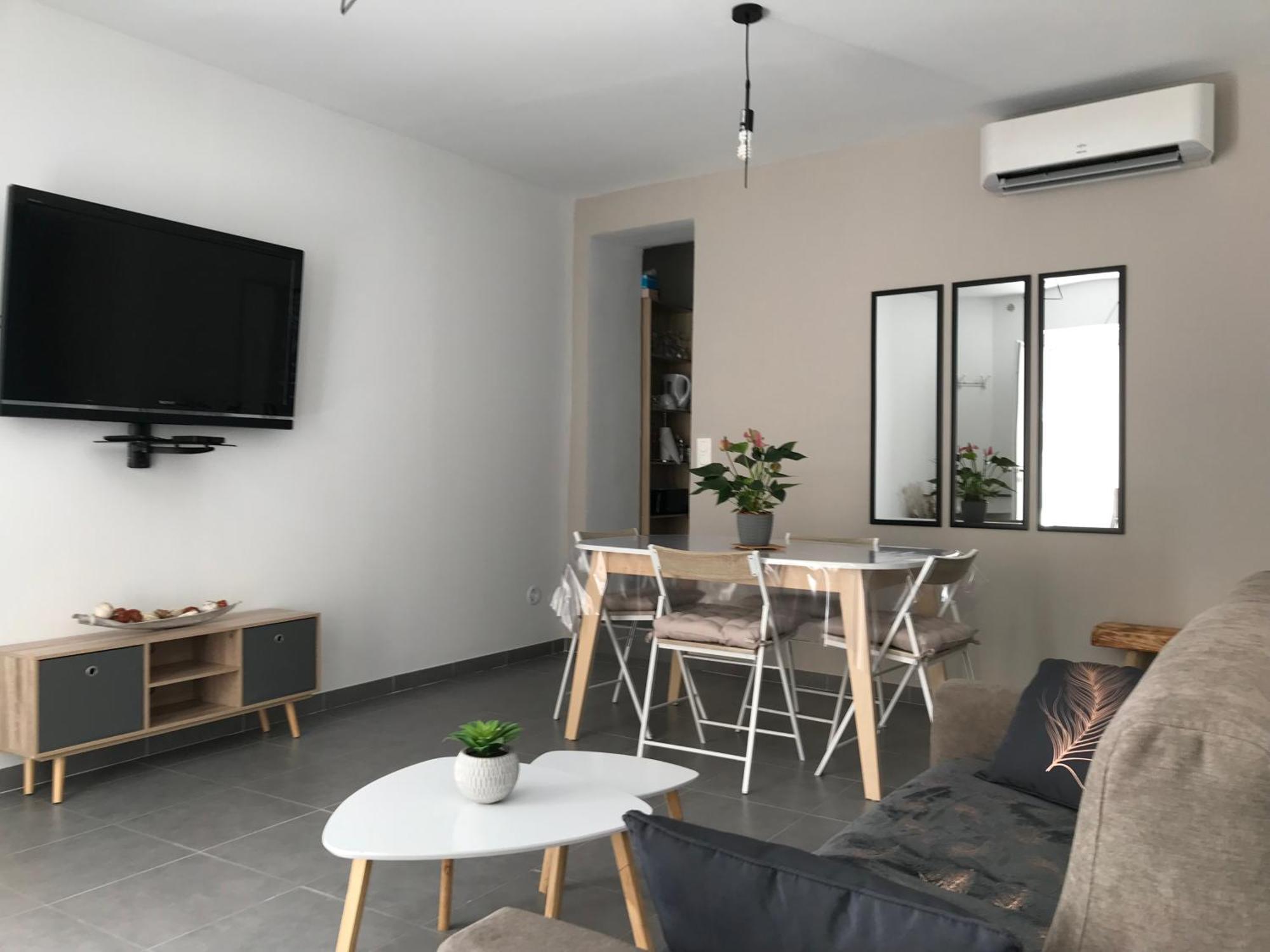 Le Benedictins Apartment Nimes Bagian luar foto